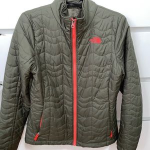 Never worn/ Doesn’t fit